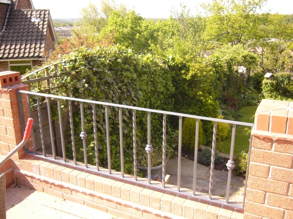 Langley Projects Ltd  Balustrades - Essex Style Balustrades   photogtaphy Balustrades_Bollington5-640x480