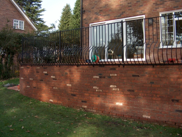Langley Projects Ltd  Balustrades - Bowed Balustrades   photogtaphy Balustrades_Bowed1-640x480
