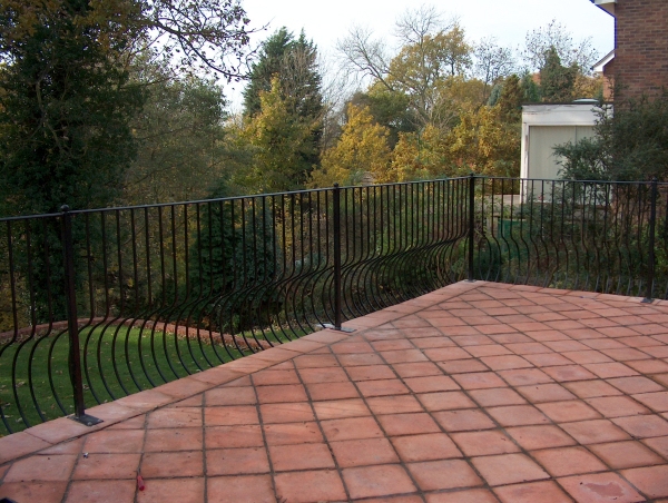 Langley Projects Ltd  Balustrades - Bowed Balustrades   photogtaphy Balustrades_Bowed2-640x480