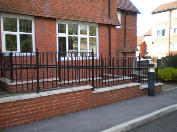 Langley Projects Ltd  Balustrades - Bowler Hat Balustrades   photogtaphy Balustrades_Bowler_Hat2-640x480