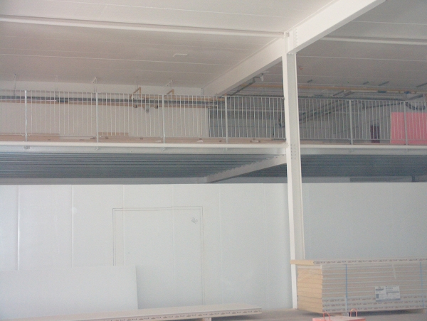 Langley Projects Ltd  Balustrades - Eastgate Mezzanie Balustrades   photogtaphy Balustrades_Eastgate2-640x480