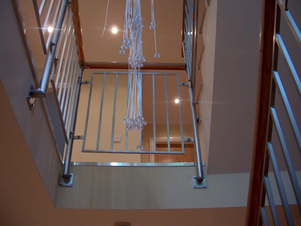 Langley Projects Ltd  Balutrades to private staircase Balustrades   photogtaphy Balustrades_Uller1-640x480