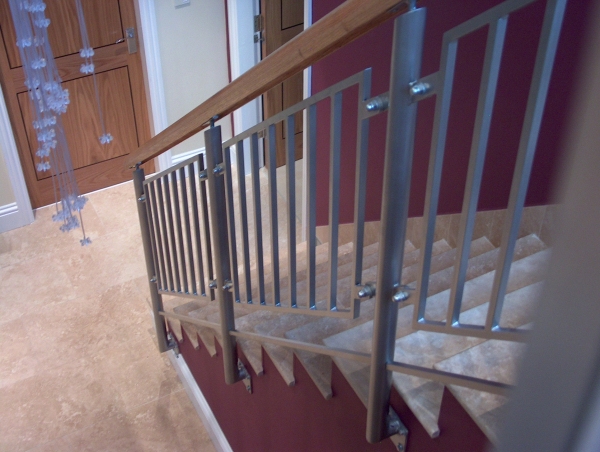 Langley Projects Ltd  Balutrades to private staircase Balustrades   photogtaphy Balustrades_Uller6-640x480
