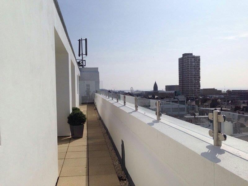 Langley Projects Ltd  Balustrades - Glass - Brighton Balustrades   photogtaphy Brighton-wall-top-balustrading