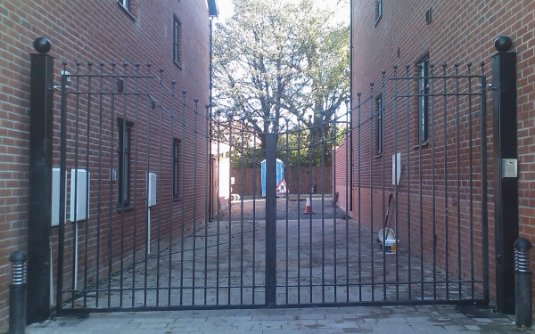 Langley Projects Ltd Gates - Brookburn Road Gates photogtaphy Gate_Brookburn_Road2-640x480 Langley Projects Ltd Gates - Brookburn Road Gates photogtaphy Gate_Brookburn_Road2-640x480