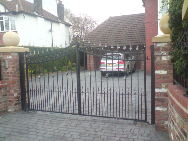 Langley Projects Ltd  Gates Gates   photogtaphy Gates_Auto1