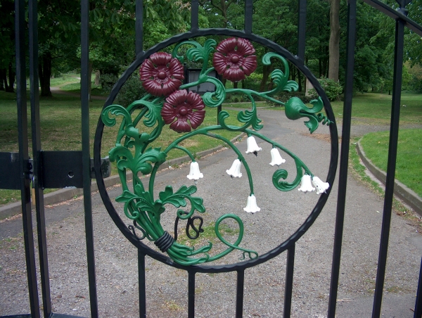 Langley Projects Ltd  Gates - Willow Grove Cemetery   photogtaphy Gates_Cemetary2-640x480