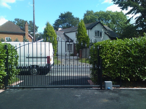 Langley Projects Ltd  Gates - Slider Cheadle Gates   photogtaphy Gates_Cheadle_Slider-640x480