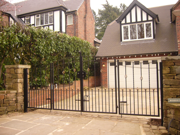 Langley Projects Ltd  Gates Gates   photogtaphy Gates_Disley3