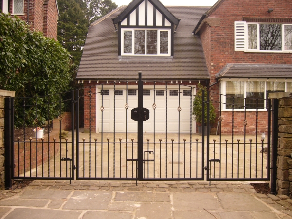 Langley Projects Ltd Gates - Disley Gates photogtaphy Gates_Disley4-640x480 Langley Projects Ltd Gates - Disley Gates photogtaphy Gates_Disley4-640x480