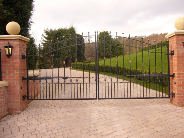 Langley Projects Ltd Gates - Oldham Gates photogtaphy Gates_Oldham_side1-640x480 Langley Projects Ltd Gates - Oldham Gates photogtaphy Gates_Oldham_side1-640x480