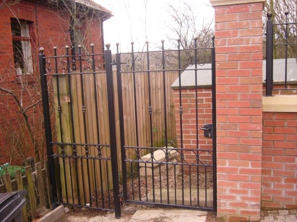 Langley Projects Ltd Gates - Oldham Gates photogtaphy Gates_Oldham_side2-640x480 Langley Projects Ltd Gates - Oldham Gates photogtaphy Gates_Oldham_side2-640x480