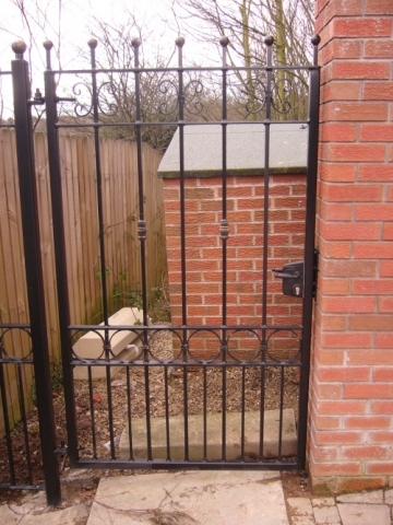 Langley Projects Ltd Gates - Oldham Gates photogtaphy Gates_Oldham_side3-640x480 Langley Projects Ltd Gates - Oldham Gates photogtaphy Gates_Oldham_side3-640x480