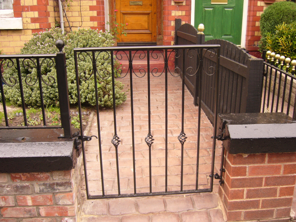 Langley Projects Ltd  Gates Gates   photogtaphy Gates_Small_single1