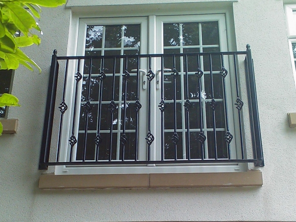 Langley Projects Ltd  Juliet Balconies - Alderley Edge Juliet Balconies   photogtaphy Juliets_Alderley-640x480