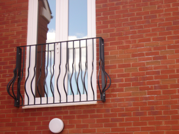 Langley Projects Ltd  Juliet Balconies   photogtaphy Juliets_Bowed2