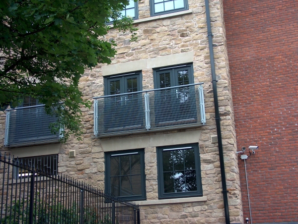 Langley Projects Ltd  Juliet Balconies - Temple Juliet Balconies   photogtaphy Juliets_Temple2-640x480