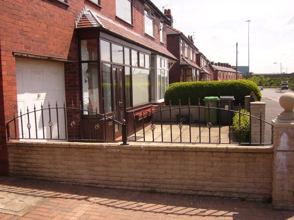 Langley Projects Ltd  Railings - Arched Wall Panels Railings   photogtaphy Railings_Arched_Wall_Panels2-640x480