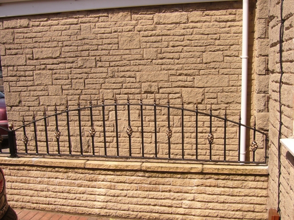 Langley Projects Ltd  Railings - Arched Wall Panels Railings   photogtaphy Railings_Arched_Wall_Panels3-640x480