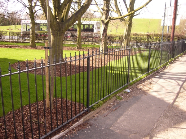 Langley Projects Ltd  Railings - Private Housing Development Railings   photogtaphy Railings_BD_Croft3-640x480