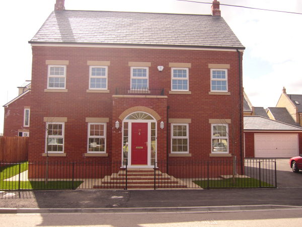 Langley Projects Ltd  Railings - Private Housing Development Railings   photogtaphy Railings_BD_Croft8-640x480