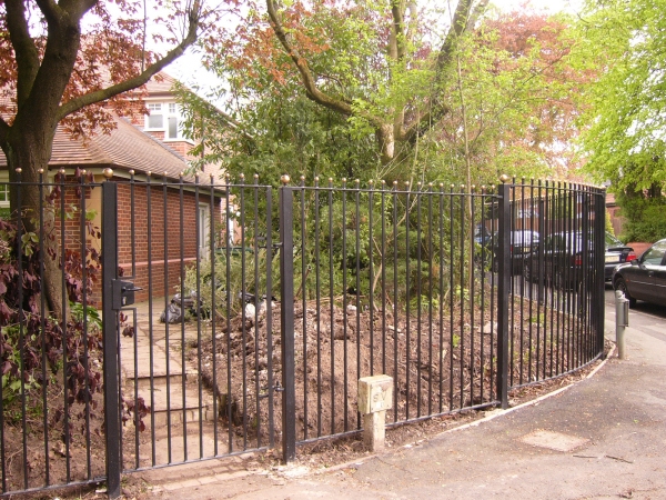 Langley Projects Ltd  Railings - Carwood Railings   photogtaphy Railings_Carwood2-640x480