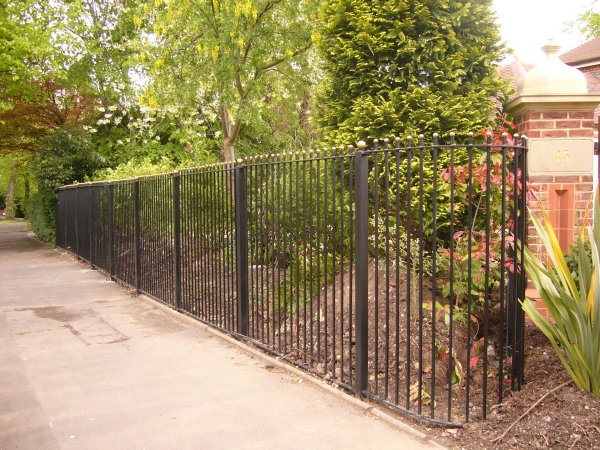 Langley Projects Ltd  Railings - Carwood Railings   photogtaphy Railings_Carwood3-640x480