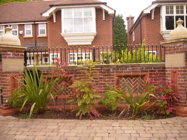 Langley Projects Ltd  Railings - Carwood Railings   photogtaphy Railings_Carwood4-640x480
