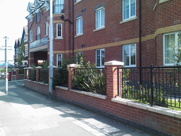 Langley Projects Ltd  Railings - Nantwich Railings   photogtaphy Railings_Nantwich1-640x480