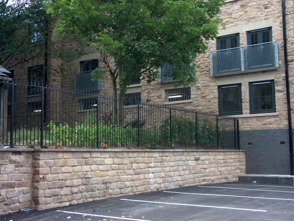 Langley Projects Ltd Railings - Temple Bolton Railings photogtaphy Railings_Temple3-640x480 Langley Projects Ltd Railings - Temple Bolton Railings photogtaphy Railings_Temple3-640x480