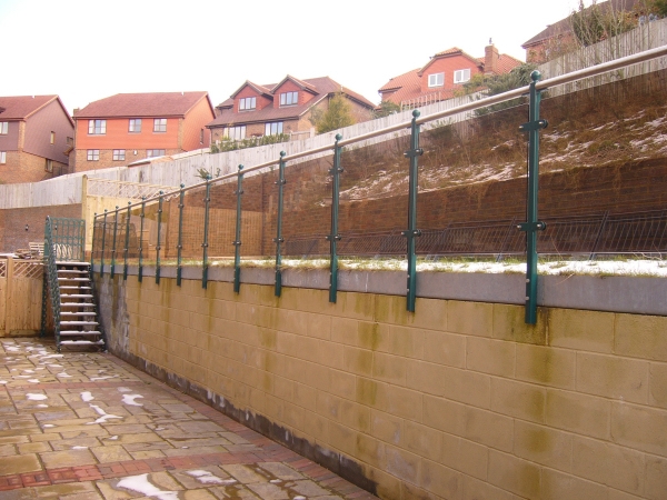 Langley Projects Ltd Railings - Glass Balustrade Railings photogtaphy Railings_Truman4-640x480 Langley Projects Ltd Railings - Glass Balustrade Railings photogtaphy Railings_Truman4-640x480