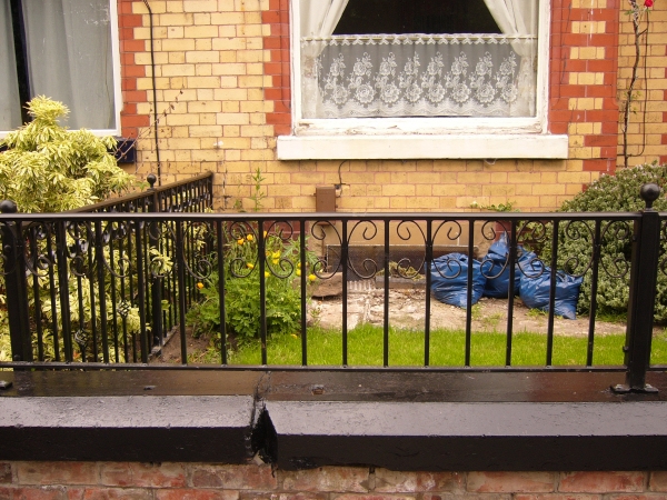 Langley Projects Ltd  Railings - Wall Panels Railings   photogtaphy Railings_wall1-640x480