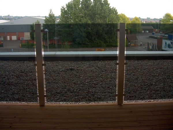 Langley Projects Ltd Eastgate Glass Screen Stainless Steel photogtaphy Stainless_Eastgate1-640x480 Langley Projects Ltd Eastgate Glass Screen Stainless Steel photogtaphy Stainless_Eastgate1-640x480