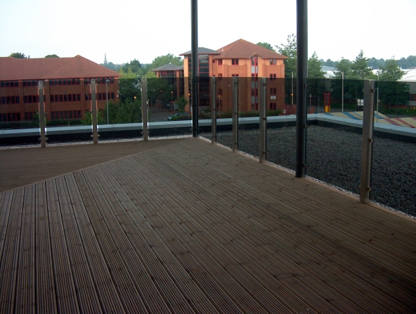 Langley Projects Ltd Eastgate Glass Screen Stainless Steel photogtaphy Stainless_Eastgate3-640x480 Langley Projects Ltd Eastgate Glass Screen Stainless Steel photogtaphy Stainless_Eastgate3-640x480