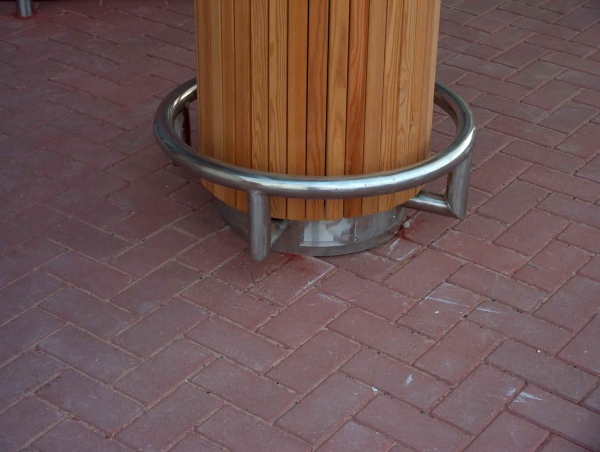 Langley Projects Ltd  Eastgate Kick Rails Stainless Steel   photogtaphy Stainless_Kick5-640x480