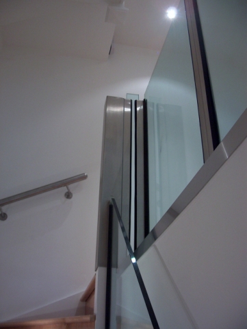 Langley Projects Ltd  Private Stair Balustrades Stainless Steel   photogtaphy Stainless_PBalustrades8-640x480