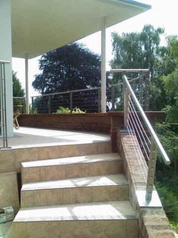Langley Projects Ltd  Roped Balustrades Stainless Steel   photogtaphy Stainless_RopedBalustrades1-640x480
