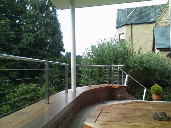 Langley Projects Ltd  Roped Balustrades Stainless Steel   photogtaphy Stainless_RopedBalustrades4-640x480