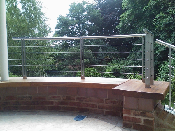 Langley Projects Ltd  Roped Balustrades Stainless Steel   photogtaphy Stainless_RopedBalustrades5-640x480