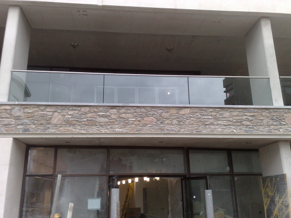 Langley Projects Ltd  Stainless Steel   photogtaphy Stainless_Structural_Glass2