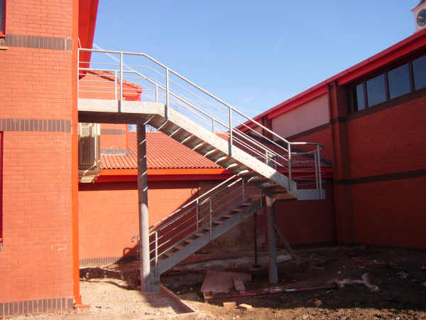 Langley Projects Ltd  Maghull High School Staircases and Spirals   photogtaphy Staircases_Maghull_03