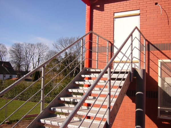 Langley Projects Ltd  Maghull High School Staircases and Spirals   photogtaphy Staircases_Maghull_04-640x480