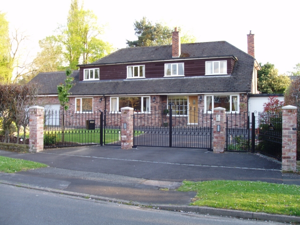 Langley Projects Ltd Automatic Gates Gates photogtaphy Tonys_Gate2-640x480 Langley Projects Ltd Automatic Gates Gates photogtaphy Tonys_Gate2-640x480