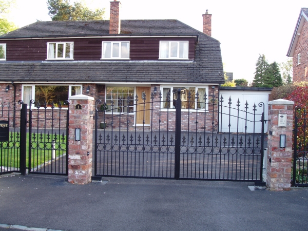 Langley Projects Ltd Automatic Gates Gates photogtaphy Tonys_Gate4-640x480 Langley Projects Ltd Automatic Gates Gates photogtaphy Tonys_Gate4-640x480