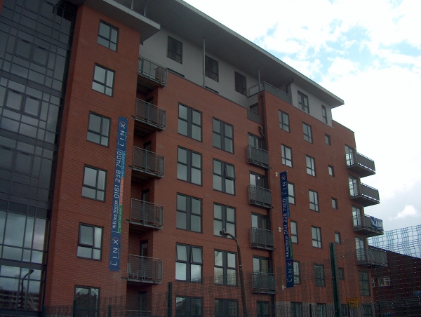 Langley Projects Ltd  Balconies - Lynx Apartments Balconies   photogtaphy balconies_Linx13-640x480